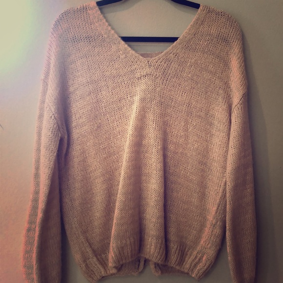 Light pink oversized sweater with low back. - Picture 1 of 6
